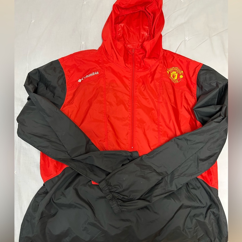 Columbia and Man United colab